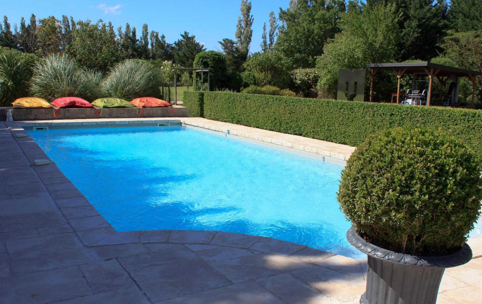 Les Carmes And Spa Le Thor Εξωτερικό φωτογραφία