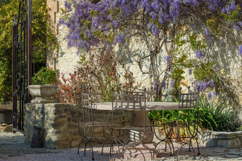 Les Carmes And Spa Le Thor Εξωτερικό φωτογραφία