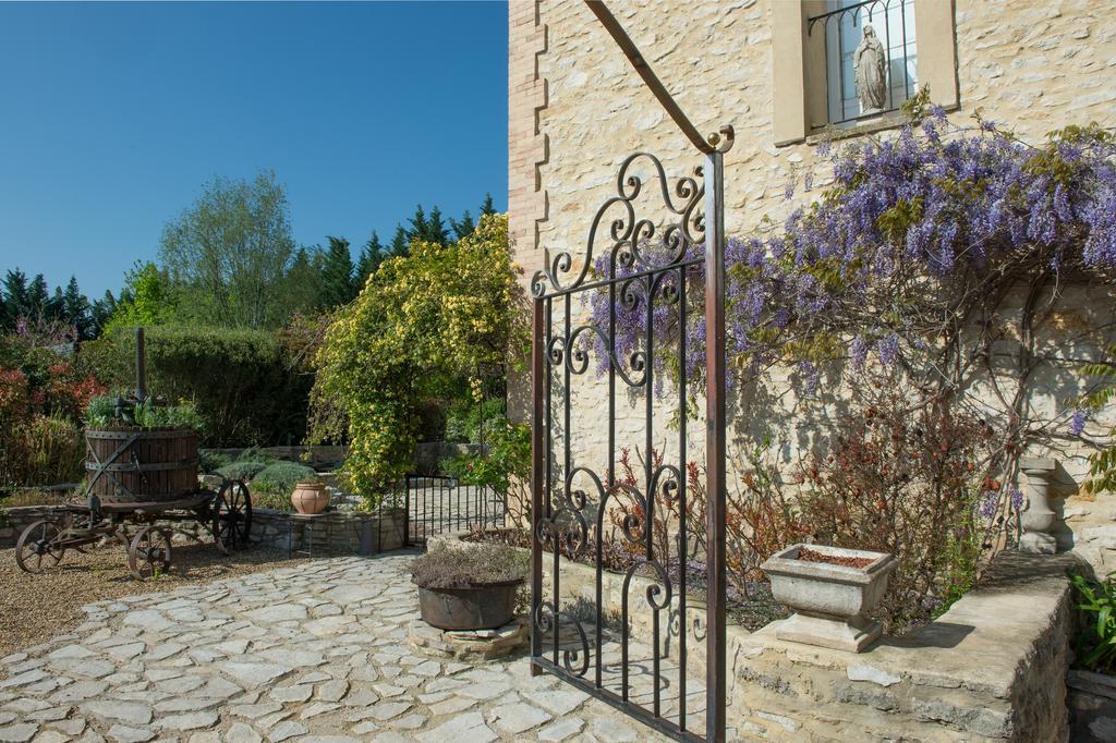Les Carmes And Spa Le Thor Εξωτερικό φωτογραφία